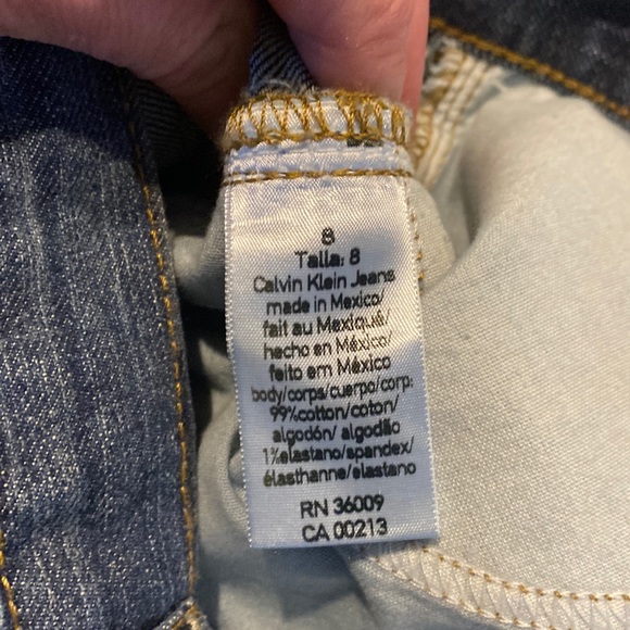 Calvin Klein Flare Fit Faded Design Jeans 99% Cotton - Picture 8 of 16